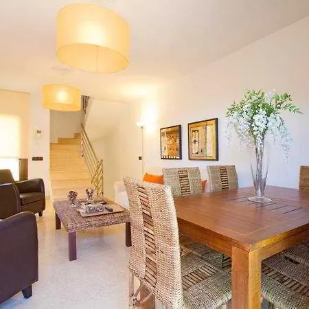 Tinajas Villa Corralejo